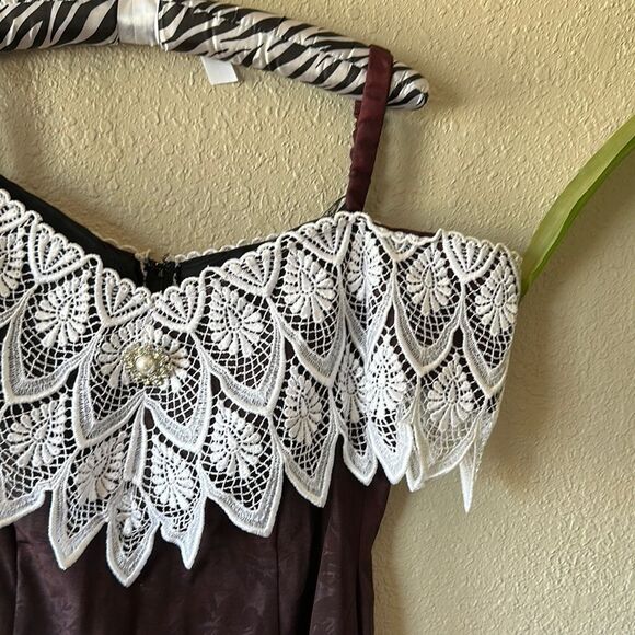 Susan Roselli Elegant Lace Off-Shoulder Dress - Picture 5 of 11